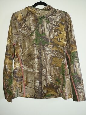 Under Armour Camo Long Sleeve Hoodie Size Large